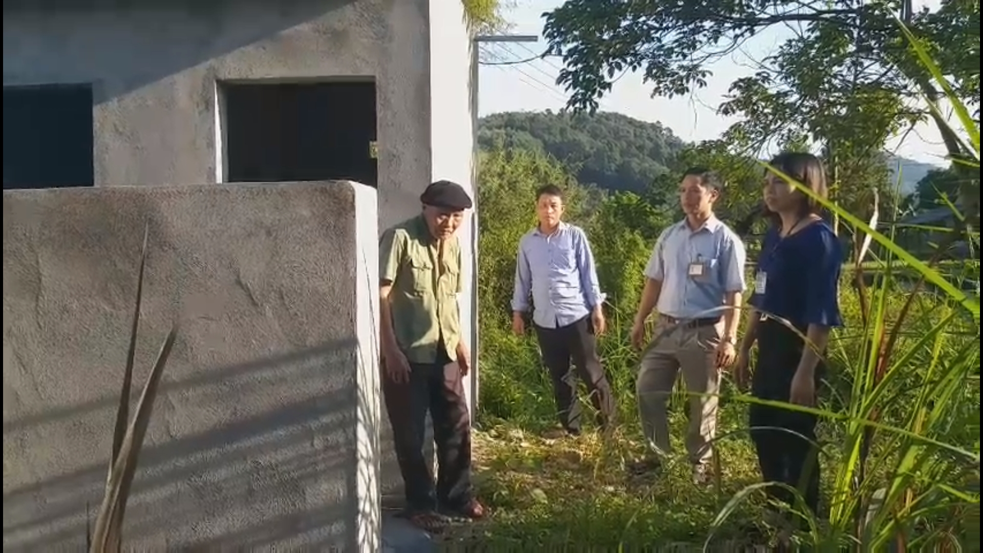 Thường trực HĐND Thị trấn Việt lâm kiểm tra Nông thôn mới tại tại thôn Suối Đồng